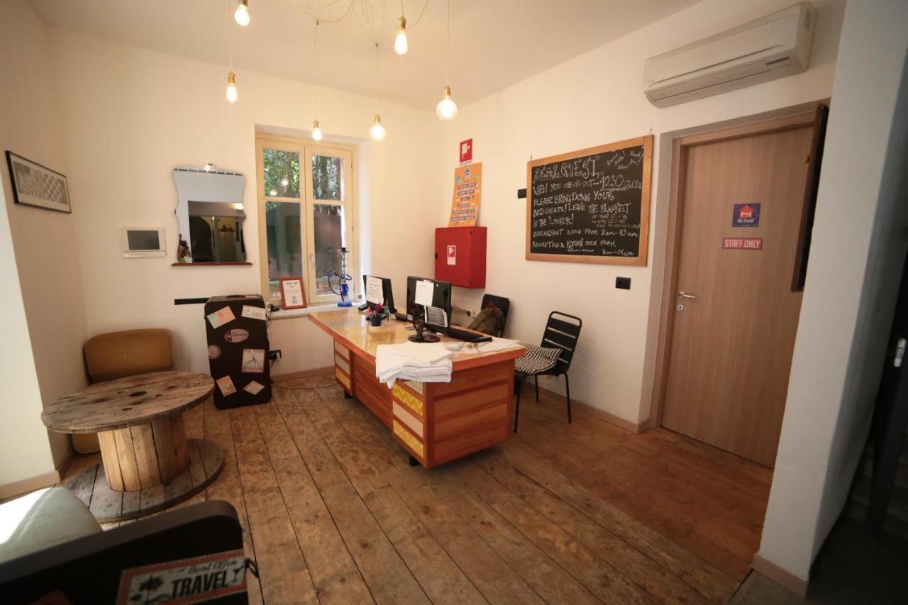 Castle Hostel Cenova Dış mekan fotoğraf