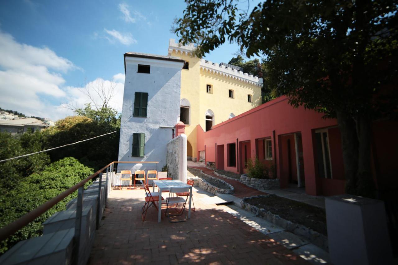Castle Hostel Cenova Dış mekan fotoğraf