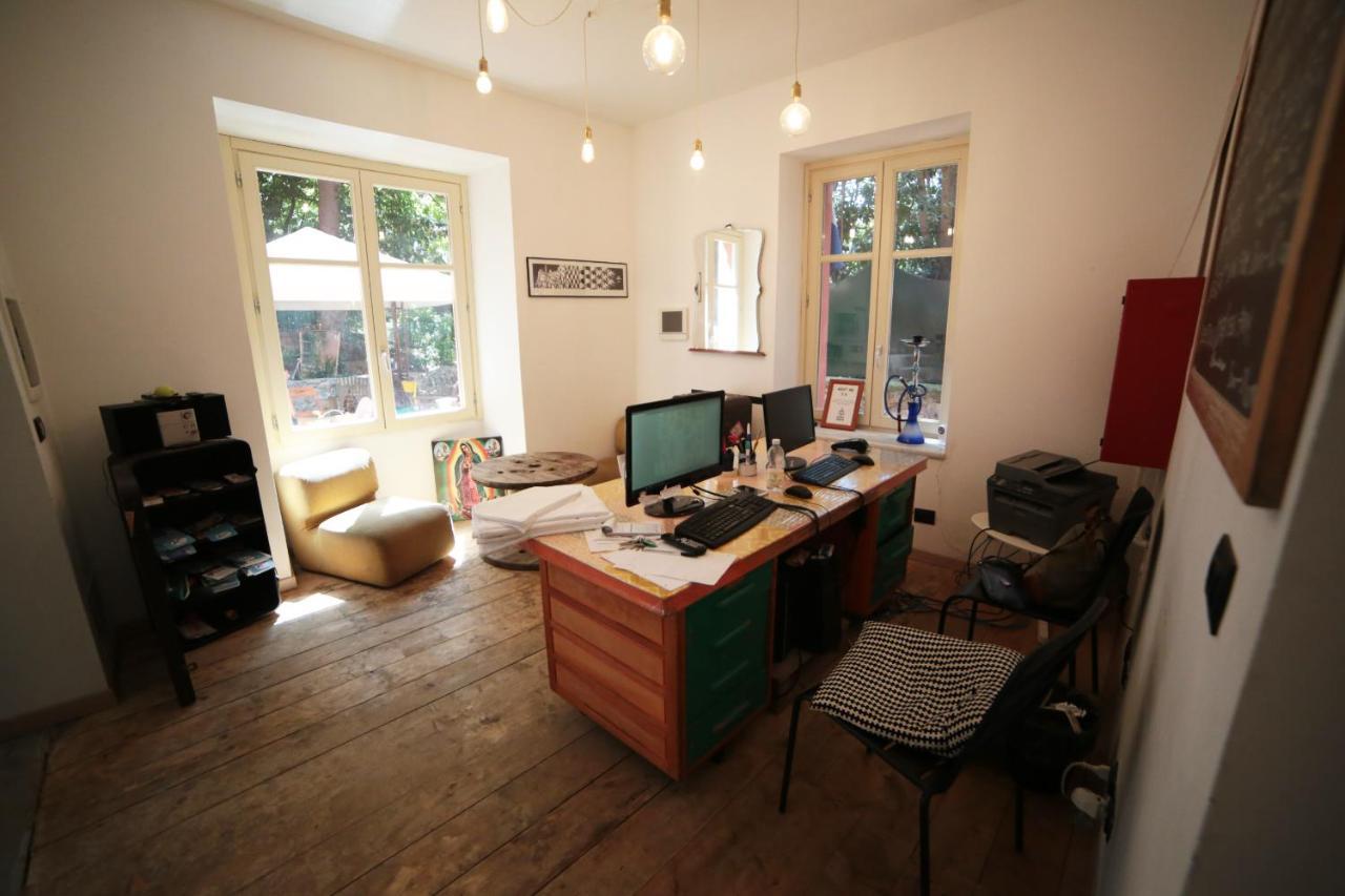 Castle Hostel Cenova Dış mekan fotoğraf