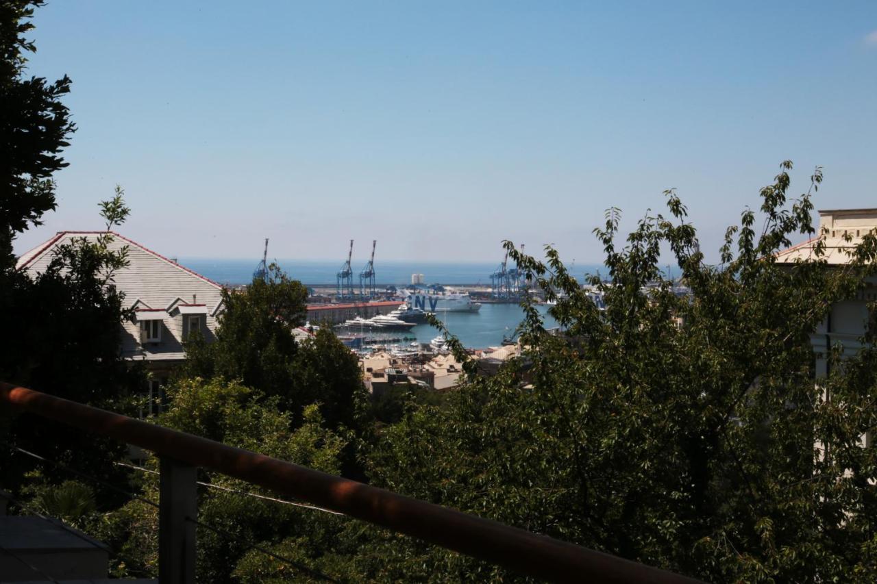 Castle Hostel Cenova Dış mekan fotoğraf