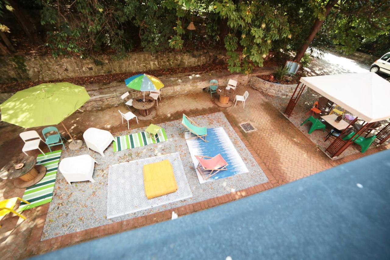 Castle Hostel Cenova Dış mekan fotoğraf