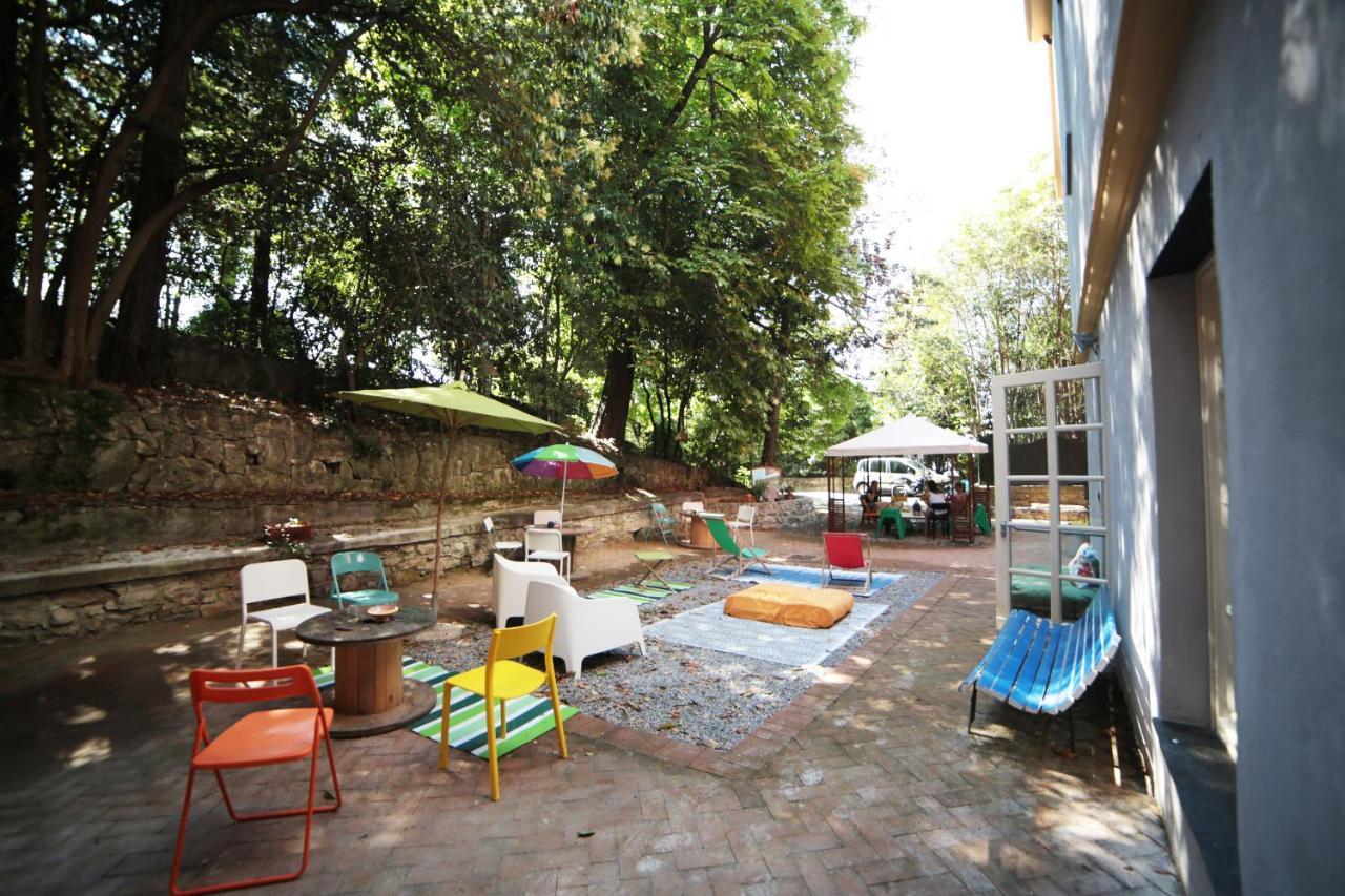 Castle Hostel Cenova Dış mekan fotoğraf